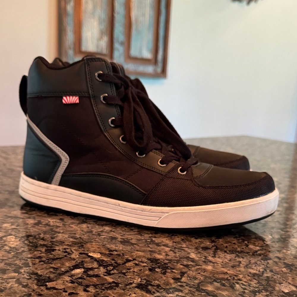 NORU Tori motorcycle riding shoes Sleek Black High-Top Men's Sneakers EUC 9